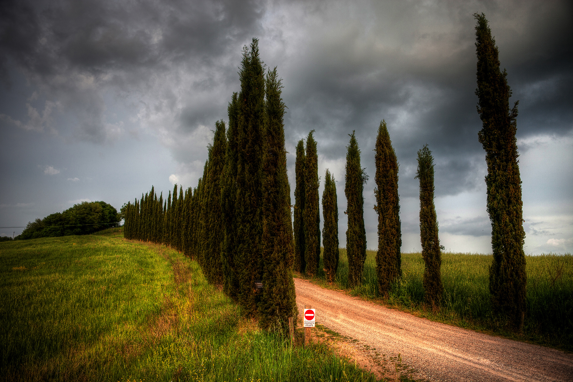 The Val d'Orcia landscape, the visual heart of Tuscany on any Italy grand tour