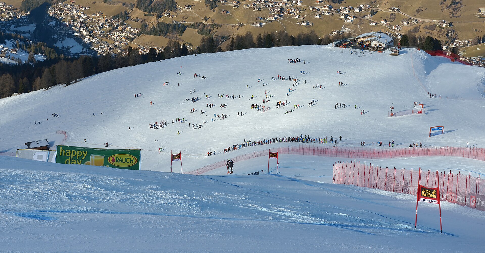 Val Gardena in the Dolomites: January ski conditions with fresh snow on the Sella Ronda circuit