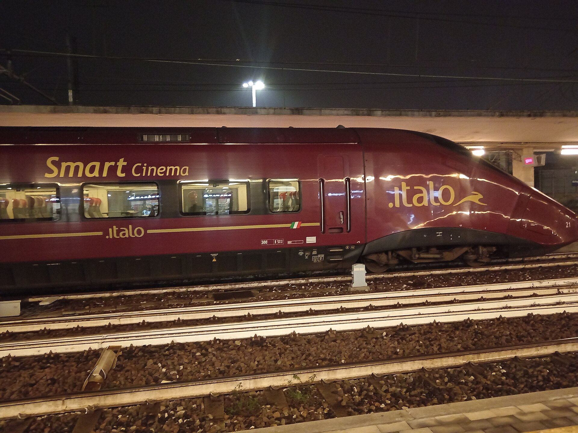 An Italo high-speed train in its livery, the private operator that often undercuts Trenitalia on Italy train prices